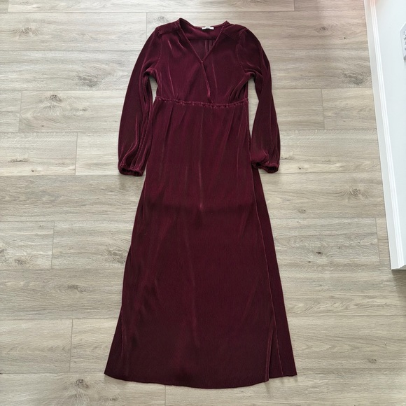 Baltic Born Rich Burgundy Velvet Long Sleeve Dress - Picture 2 of 4